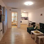 Apartment Asja Old City Center
