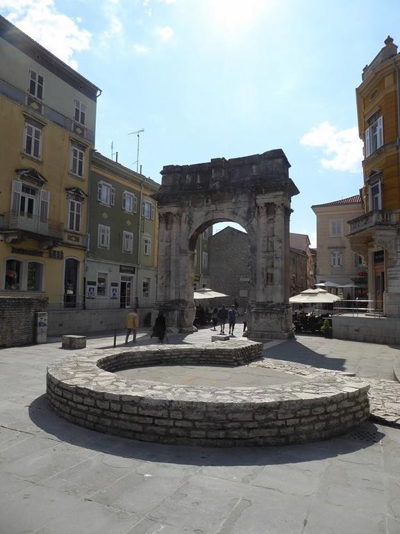 Asja Old Center * Pula